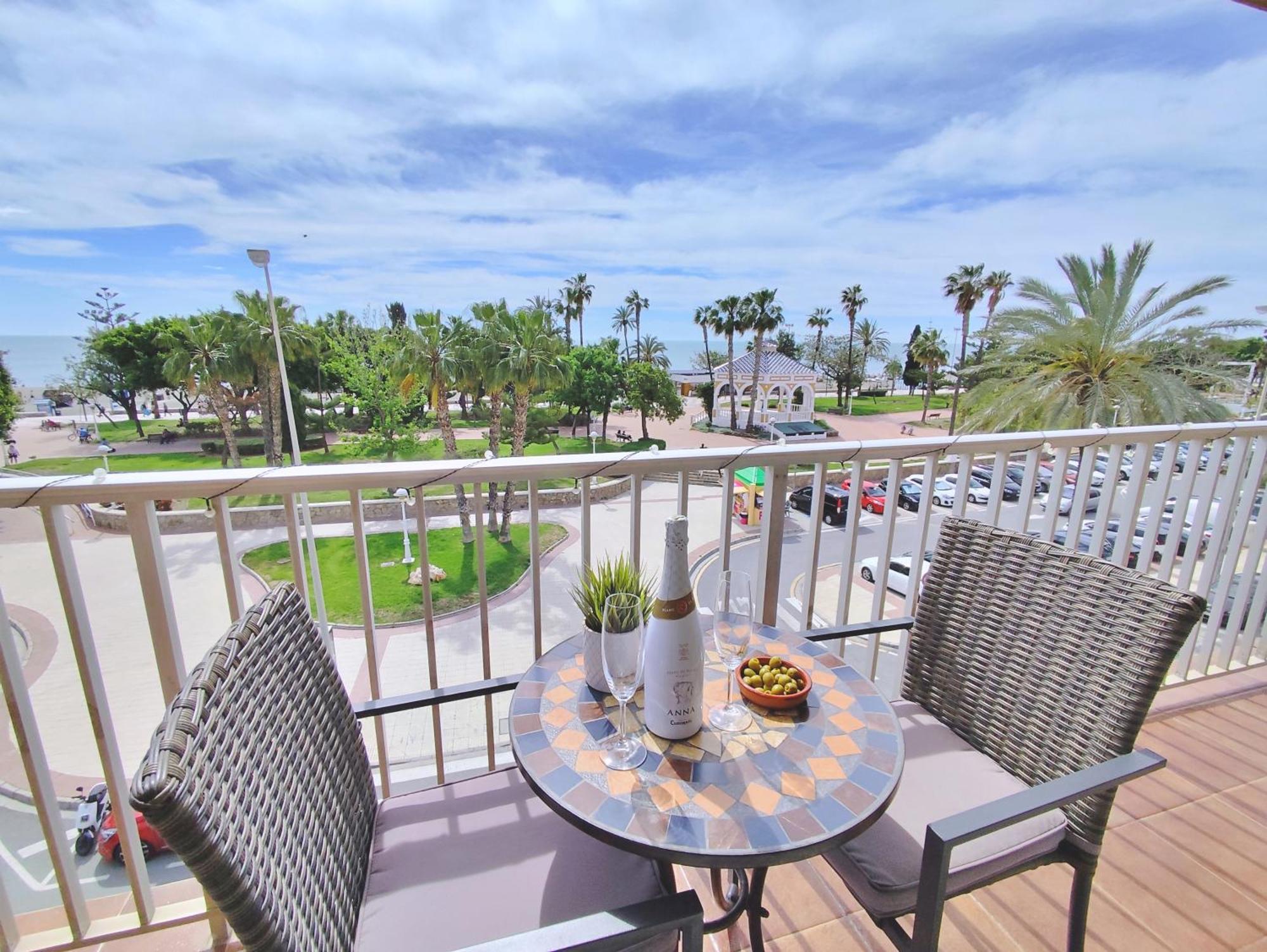 Apartamento El Nido Torre Del Mar Ngoại thất bức ảnh